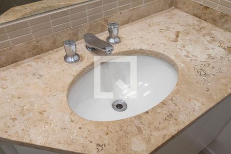 Apartamento para alugar com 300m², 4 quartos e 3 vagas Apartamento para alugar com 300m², 4 quartos e 3 vagasSuíte 2 - Banheiro