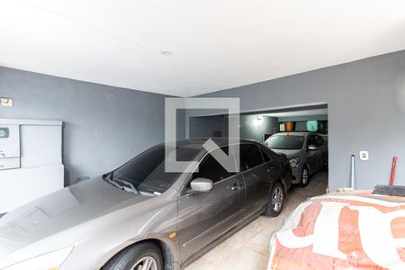 Casa à venda com 201m², 4 quartos e 3 vagas Casa à venda com 201m², 4 quartos e 3 vagasGaragem