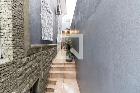 Casa à venda com 201m², 4 quartos e 3 vagas Casa à venda com 201m², 4 quartos e 3 vagasCorredor Lateral