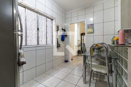 Casa à venda com 201m², 4 quartos e 3 vagas Casa à venda com 201m², 4 quartos e 3 vagasCozinha