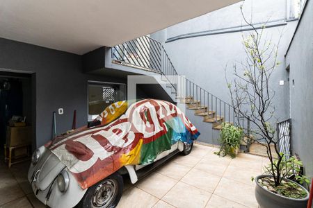 Casa à venda com 201m², 4 quartos e 3 vagas Casa à venda com 201m², 4 quartos e 3 vagasGaragem