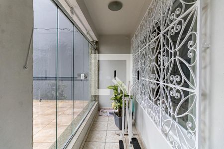 Casa à venda com 201m², 4 quartos e 3 vagas Casa à venda com 201m², 4 quartos e 3 vagasEntrada