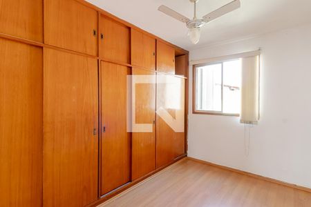 Quarto 1 de apartamento para alugar com 2 quartos, 60m² em Vila Firmiano Pinto, São Paulo