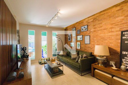 Sala de casa de condomínio para alugar com 3 quartos, 400m² em Anil, Rio de Janeiro