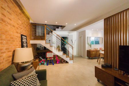 Sala de casa de condomínio à venda com 3 quartos, 400m² em Anil, Rio de Janeiro
