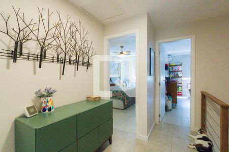 Casa de condomínio para alugar com 400m², 3 quartos e 2 vagasHall