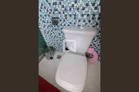 Casa para alugar com 130m², 3 quartos e 2 vagasSuíte - Banheiro