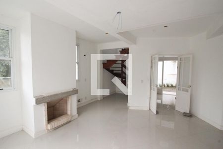 Sala de casa de condomínio à venda com 3 quartos, 250m² em Ipanema, Porto Alegre