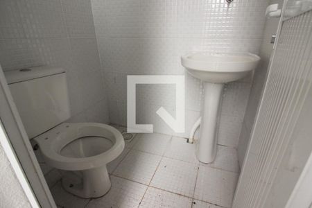 Casa de condomínio à venda com 250m², 3 quartos e 2 vagasBanheiro de Serviço