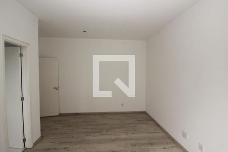 Casa de condomínio à venda com 250m², 3 quartos e 2 vagasSuíte 2