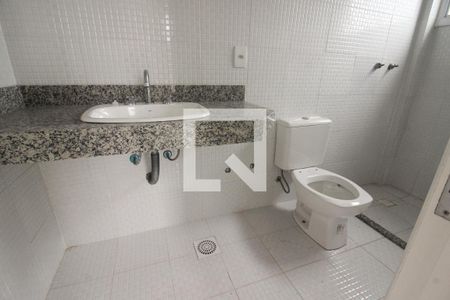 Casa de condomínio à venda com 250m², 3 quartos e 2 vagasBanheiro da Suíte 3