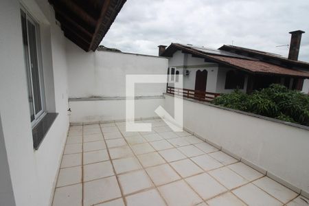 Casa de condomínio à venda com 250m², 3 quartos e 2 vagasTerraço