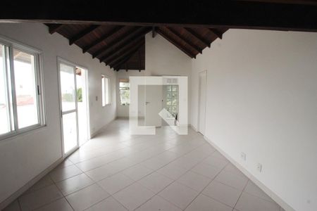 Casa de condomínio à venda com 250m², 3 quartos e 2 vagasSótão da casa