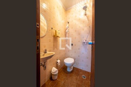 Casa à venda com 282m², 3 quartos e 3 vagasQuintal - Banheiro de serviço