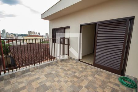 Casa para alugar com 150m², 3 quartos e 1 vaga Casa para alugar com 150m², 3 quartos e 1 vagaSacada do Quarto 2