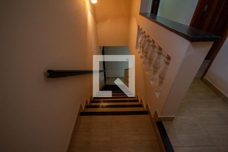 Casa para alugar com 150m², 3 quartos e 1 vaga Casa para alugar com 150m², 3 quartos e 1 vagaEscada