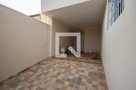 Casa para alugar com 150m², 3 quartos e 1 vaga Casa para alugar com 150m², 3 quartos e 1 vagaGaragem