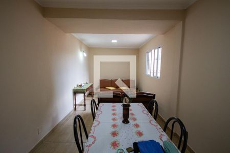 Casa para alugar com 150m², 3 quartos e 1 vaga Casa para alugar com 150m², 3 quartos e 1 vagaSala