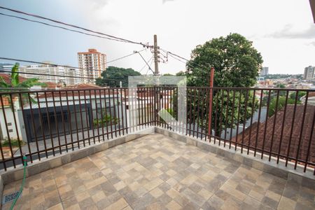 Casa para alugar com 150m², 3 quartos e 1 vaga Casa para alugar com 150m², 3 quartos e 1 vagaSacada do Quarto 2