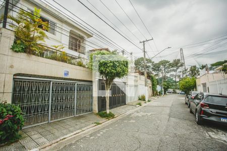 Casa à venda com 220m², 4 quartos e 2 vagasFachada