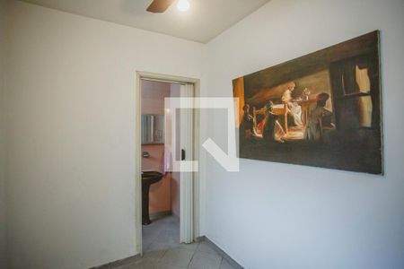 Casa à venda com 220m², 4 quartos e 2 vagasQuarto de Serviço