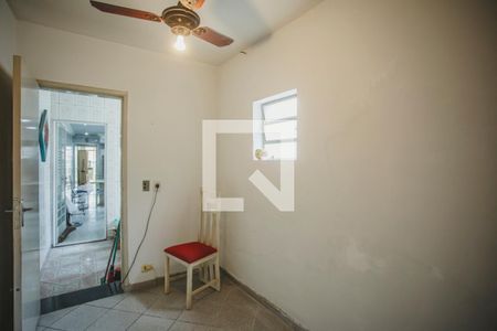 Casa à venda com 220m², 4 quartos e 2 vagasQuarto de Serviço