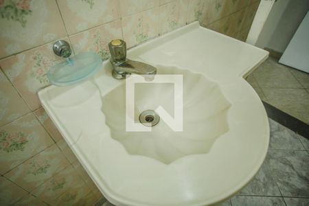 Casa à venda com 220m², 4 quartos e 2 vagasLavabo - Torneira