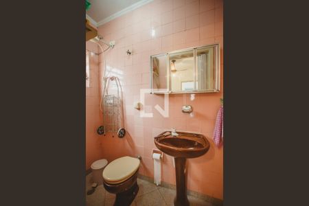 Casa à venda com 220m², 4 quartos e 2 vagasBanheiro de Serviço