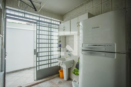 Casa à venda com 220m², 4 quartos e 2 vagasÁrea de Serviço