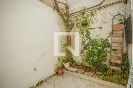 Casa à venda com 220m², 4 quartos e 2 vagasQuintal