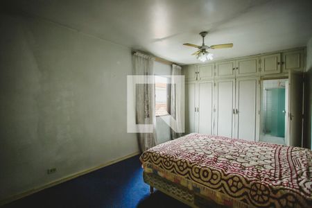 Casa à venda com 220m², 4 quartos e 2 vagasSuíte