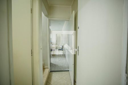 Casa à venda com 220m², 4 quartos e 2 vagasCorredor