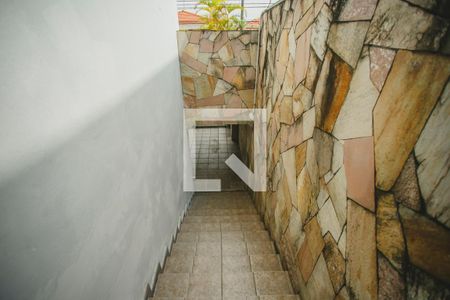 Casa à venda com 220m², 4 quartos e 2 vagasEscadas  - Garagem