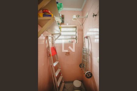 Casa à venda com 220m², 4 quartos e 2 vagasBanheiro de Serviço