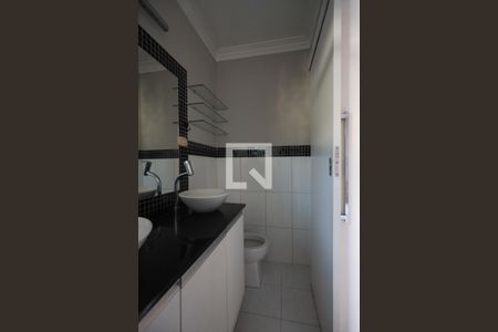 Casa de condomínio para alugar com 75m², 2 quartos e 2 vagas Casa de condomínio para alugar com 75m², 2 quartos e 2 vagasBanheiro