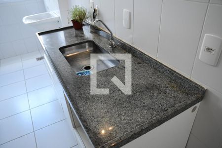 Cozinha de apartamento para alugar com 2 quartos, 48m² em Parque Rincão, Cotia