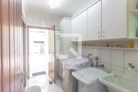 Casa à venda com 219m², 3 quartos e 4 vagas Casa à venda com 219m², 3 quartos e 4 vagasÁrea de serviço