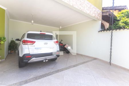 Casa à venda com 219m², 3 quartos e 4 vagas Casa à venda com 219m², 3 quartos e 4 vagasGaragem