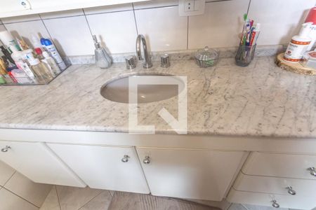 Casa à venda com 219m², 3 quartos e 4 vagas Casa à venda com 219m², 3 quartos e 4 vagasBanheiro suíte 2