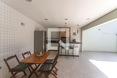 Casa à venda com 219m², 3 quartos e 4 vagas Casa à venda com 219m², 3 quartos e 4 vagasQuintal