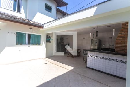 Casa à venda com 219m², 3 quartos e 4 vagas Casa à venda com 219m², 3 quartos e 4 vagasQuintal