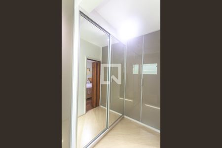 Casa à venda com 219m², 3 quartos e 4 vagas Casa à venda com 219m², 3 quartos e 4 vagasCloset suíte 3