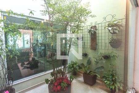 Casa à venda com 219m², 3 quartos e 4 vagas Casa à venda com 219m², 3 quartos e 4 vagasJardim de inverno