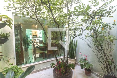 Casa à venda com 219m², 3 quartos e 4 vagas Casa à venda com 219m², 3 quartos e 4 vagasJardim de inverno