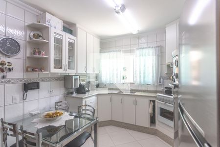 Casa à venda com 219m², 3 quartos e 4 vagas Casa à venda com 219m², 3 quartos e 4 vagasCozinha