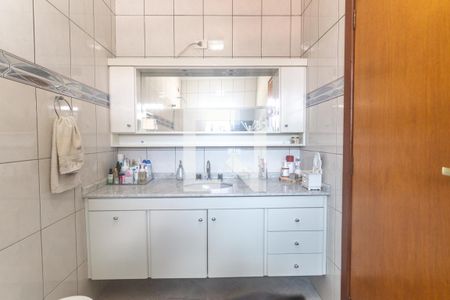 Casa à venda com 219m², 3 quartos e 4 vagas Casa à venda com 219m², 3 quartos e 4 vagasBanheiro suíte 2