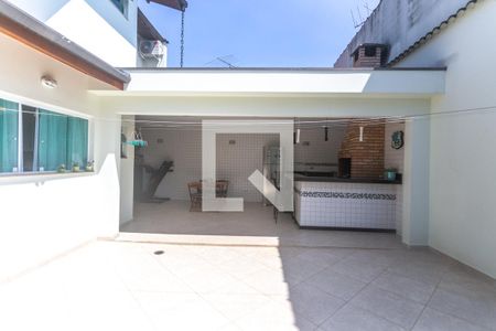 Casa à venda com 219m², 3 quartos e 4 vagas Casa à venda com 219m², 3 quartos e 4 vagasQuintal