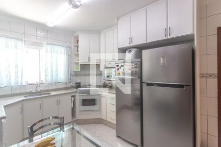 Casa à venda com 219m², 3 quartos e 4 vagas Casa à venda com 219m², 3 quartos e 4 vagasCozinha