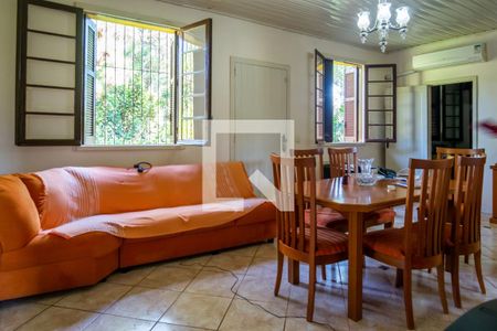 Sala de casa à venda com 3 quartos, 25000m² em Vila Nova, Porto Alegre