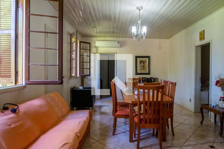 Sala de casa à venda com 3 quartos, 25000m² em Vila Nova, Porto Alegre